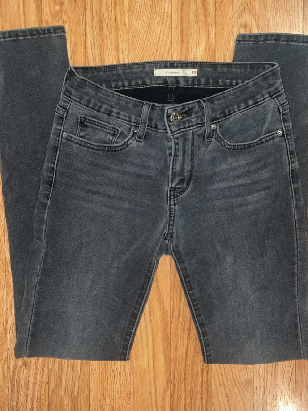 Levi's Women's Dark Gray Skinny Jeans